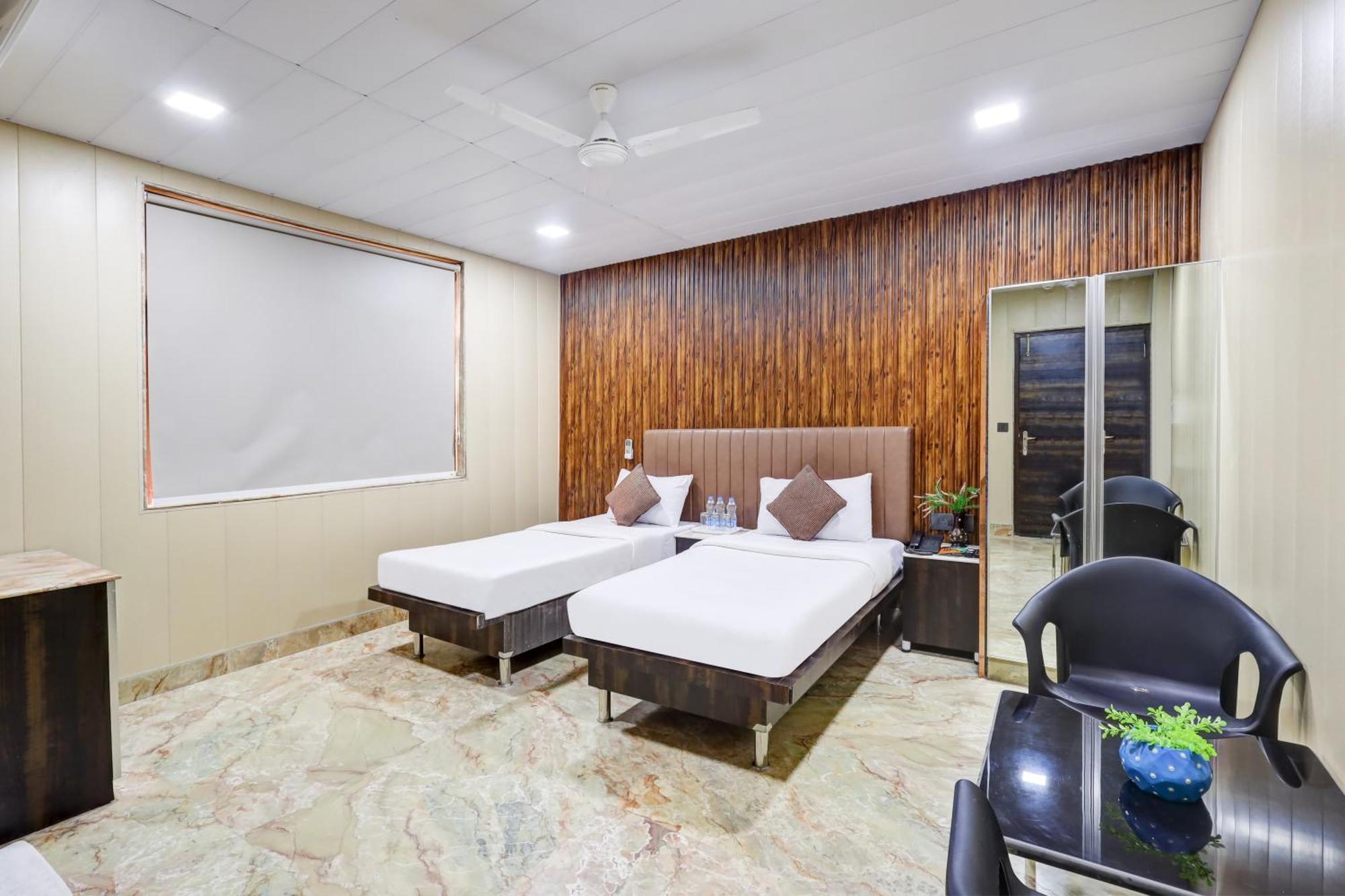 Hotel Singh Palace デリー エクステリア 写真